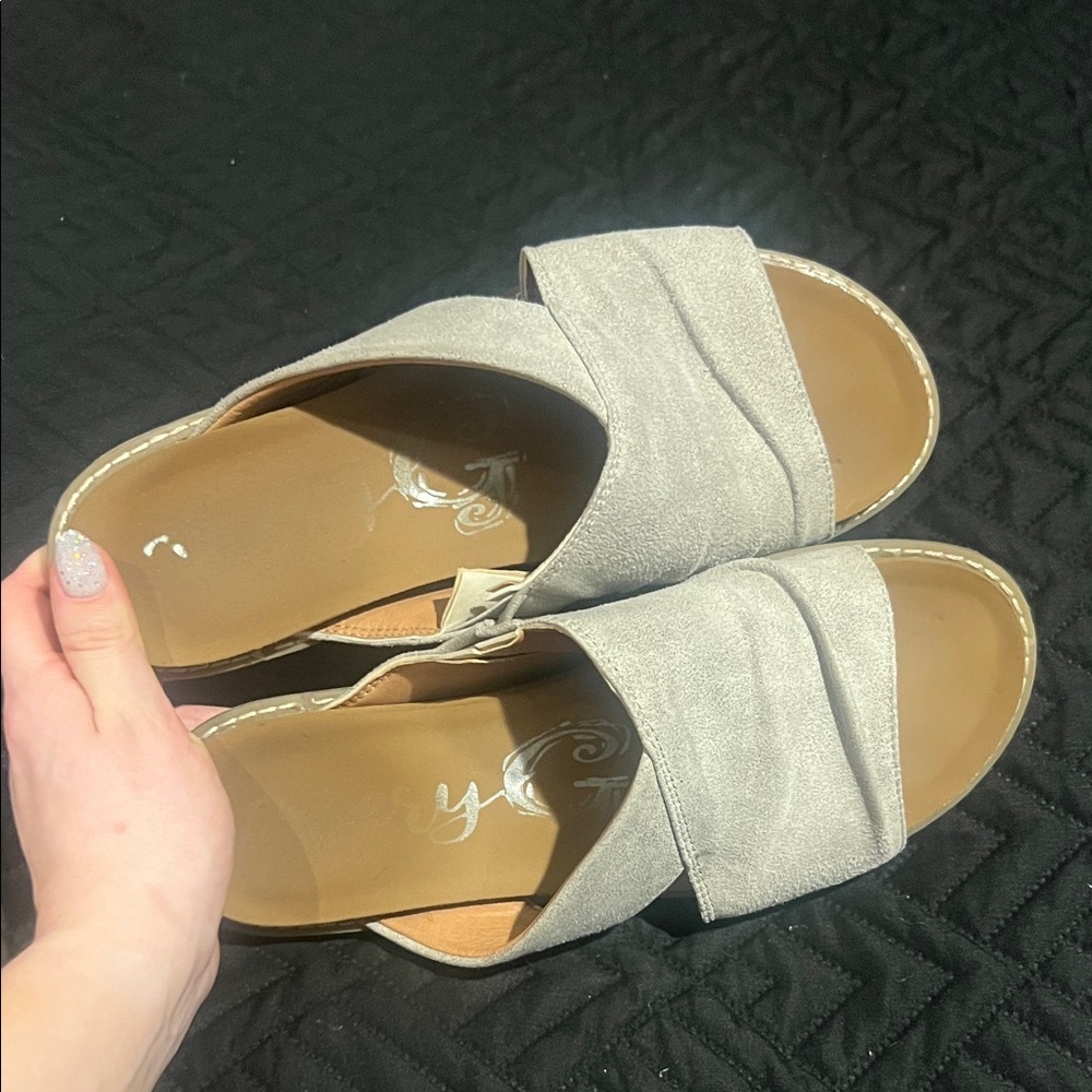 Very G Sandals